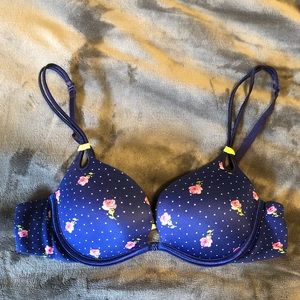 34B push up Victoria’s Secret bra